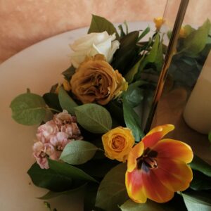 Billie Table Wreath with Flowers
